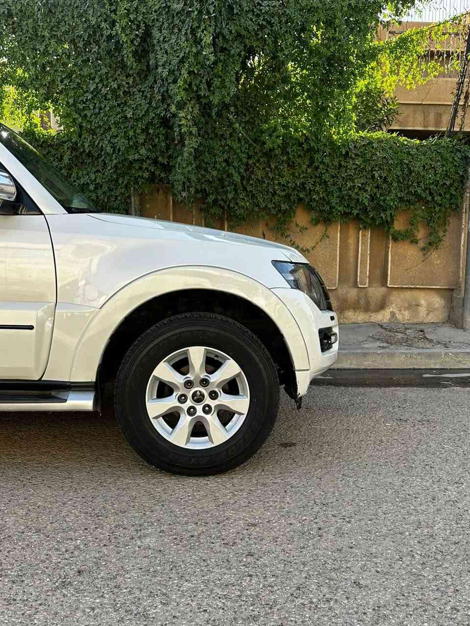 السلام عليكم باجيرو حبتور بلص 2017
الي يدور كفاله وشي جديد وكاله
حبتور بلاص فول فول مواصفات 
اعلى من اي باجيرو لأن بلص السيارة 
بصمه 
فتحة 
كشنات كهرباء
كشنات جلد 
دماام 
٣قطع تبريد بيانو 
مكفوله كفاله بدون قطره صبغ وبارد
ماشيه ٨٣ الف حقيقي شرط الفحص 
العنوان بغداد السيديه للاستفسار ***********
***********
