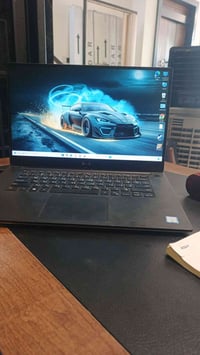 ديل XPS 15 • i7-8750H • GTX 1050 Ti