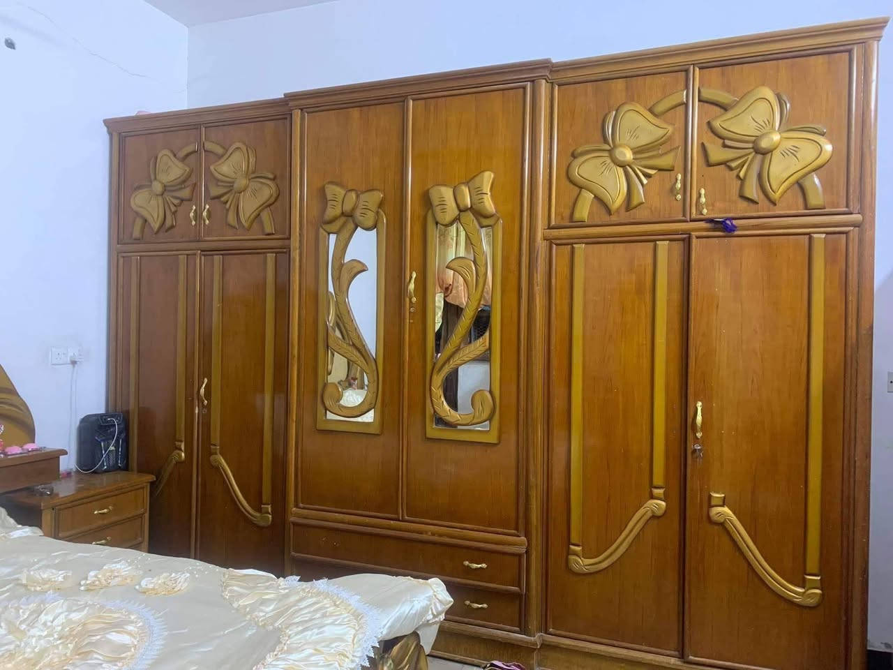 السلام عليكم 
غرفه نوم صاج درجة أولى 
محتاجة للبيع 
7 قطع


**إذا كنت صاحب هذا الإعلان وتريد حذفه لأي سبب، رجاءا أرسل رسالة إلى الدعم الفني**