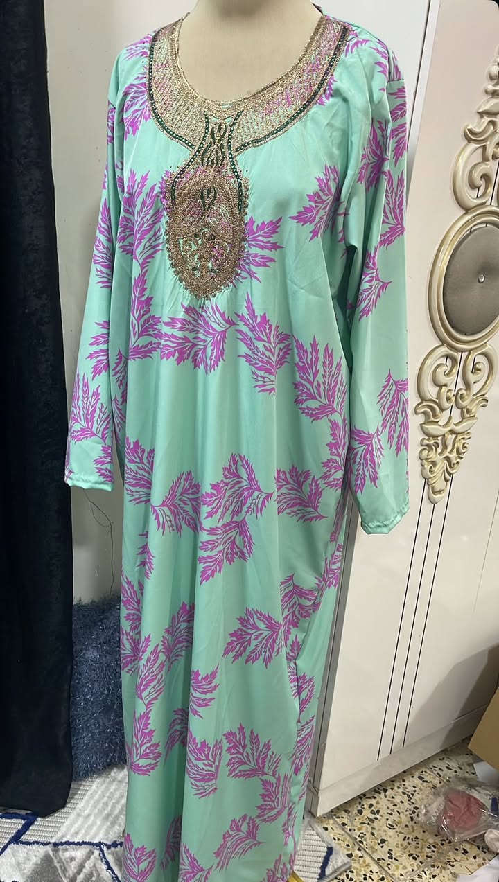 سلام عليكم مخاوير زبدا تلبس لل2XL ١٠ قطع اريدهه للبيع نقشات وألوان مختلفه والي يحب هم عندي ١٥ عبايه هم أريدهن للبيع باله كويتي شرط نضافه الي يحب يتفضل


**إذا كنت صاحب هذا الإعلان وتريد حذفه لأي سبب، رجاءا أرسل رسالة إلى الدعم الفني**