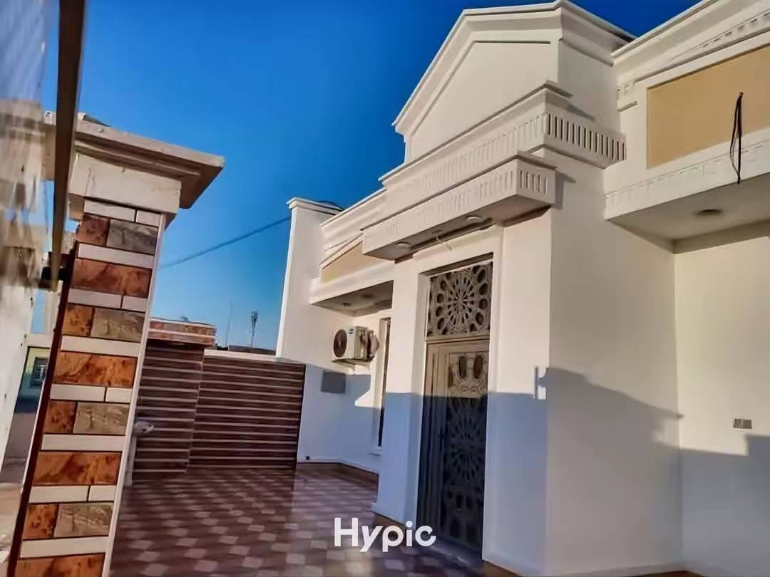 🔻 #اعلان بيت طابق واحد عالي الموصفات #للبيع
🔻 #الموقع الرمادي 6 كيلو المجمع الهندسي خلف قيادة الشرطة 

🔻 #المساحة 250 متر 
بناء طابوك سنة البناء 2025 

🔻غرفتين نوم صالة مطبخ حار وبارد صحيات داخل وخارج حمام سويت كراج كلدور 
🔻 واجهية ملكية 

🔻 #السعر الاتصال علئ ارقام المكتب 

🔻 #للأستفسار مكتب احمد المحلاوي للعقار 
🔻 الهاتف / *********** / احمد المحلاوي 

🔻 الهاتف / *********** 🔻
