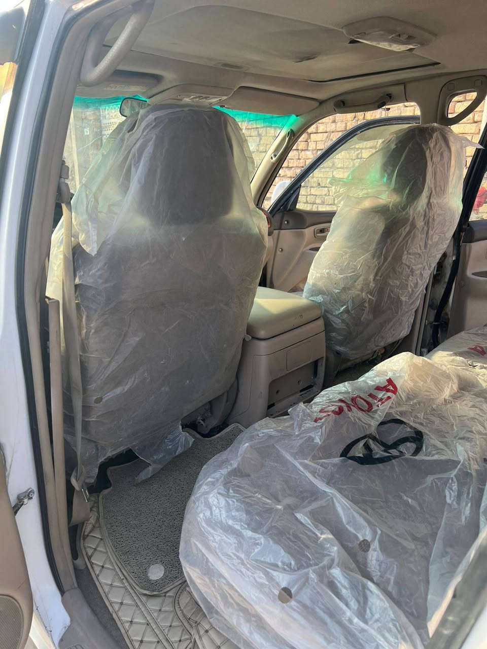 سلام عليكم لاندكروز ٢٠٠٣ محدث ٢٠٠٧مصبوغه عام الضرر صفحه اليمنه رقم بغداد مكانه بصره كير كارتون ستوه شديته١٥ ورقه مكينه ٦ سلند نظيفه+حداديه جديده تبريد ثلج كهربائيات وسنويه ٢٠٢٧سعر ١١٠ سياره  وبيه مجال متعوب  عليه حيل  الشراي رقم ***********
