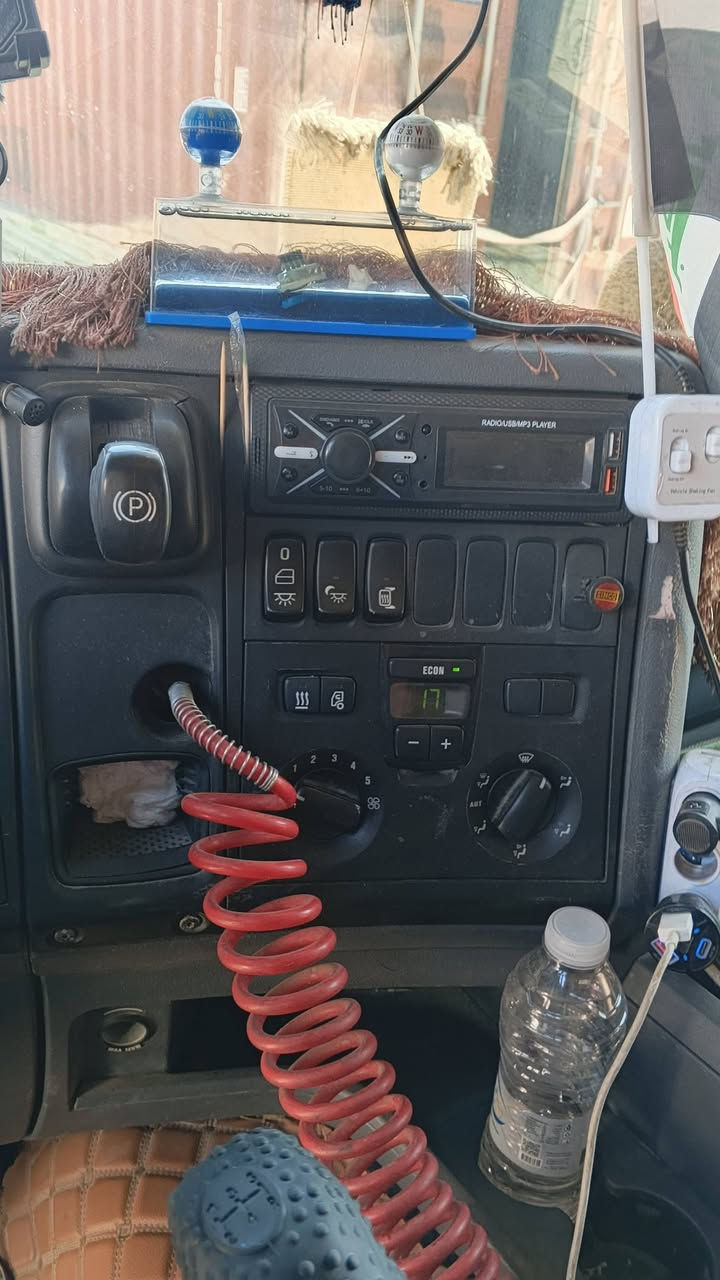 سكانيا موديل 2011 للبيع رقم انكليزي ترقيم جديد شرط التحويل مباشر للستفسار ***********
