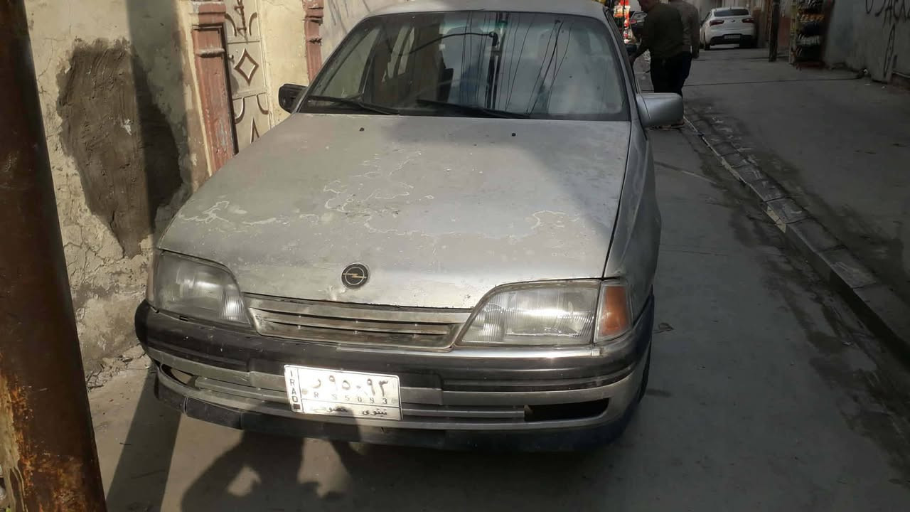 للبيع سياره مابيها كشي طالب عليها 18وبيها مجال تواصل ع رقم ***********
