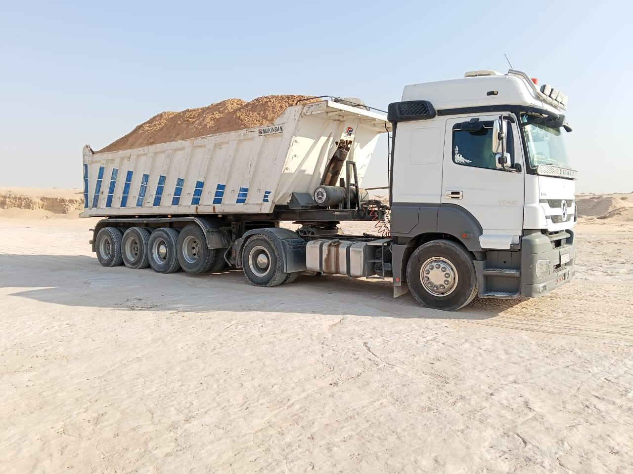 السلام عليكم للبيع اكسور موديل ٢٠٠٦ بسمي مربوطه قلاب ثلاث دناكير جاهزه ما عايزه شي السياره خير من الله عارضينها ٢٠٠دفترين *********** فقط الراس
