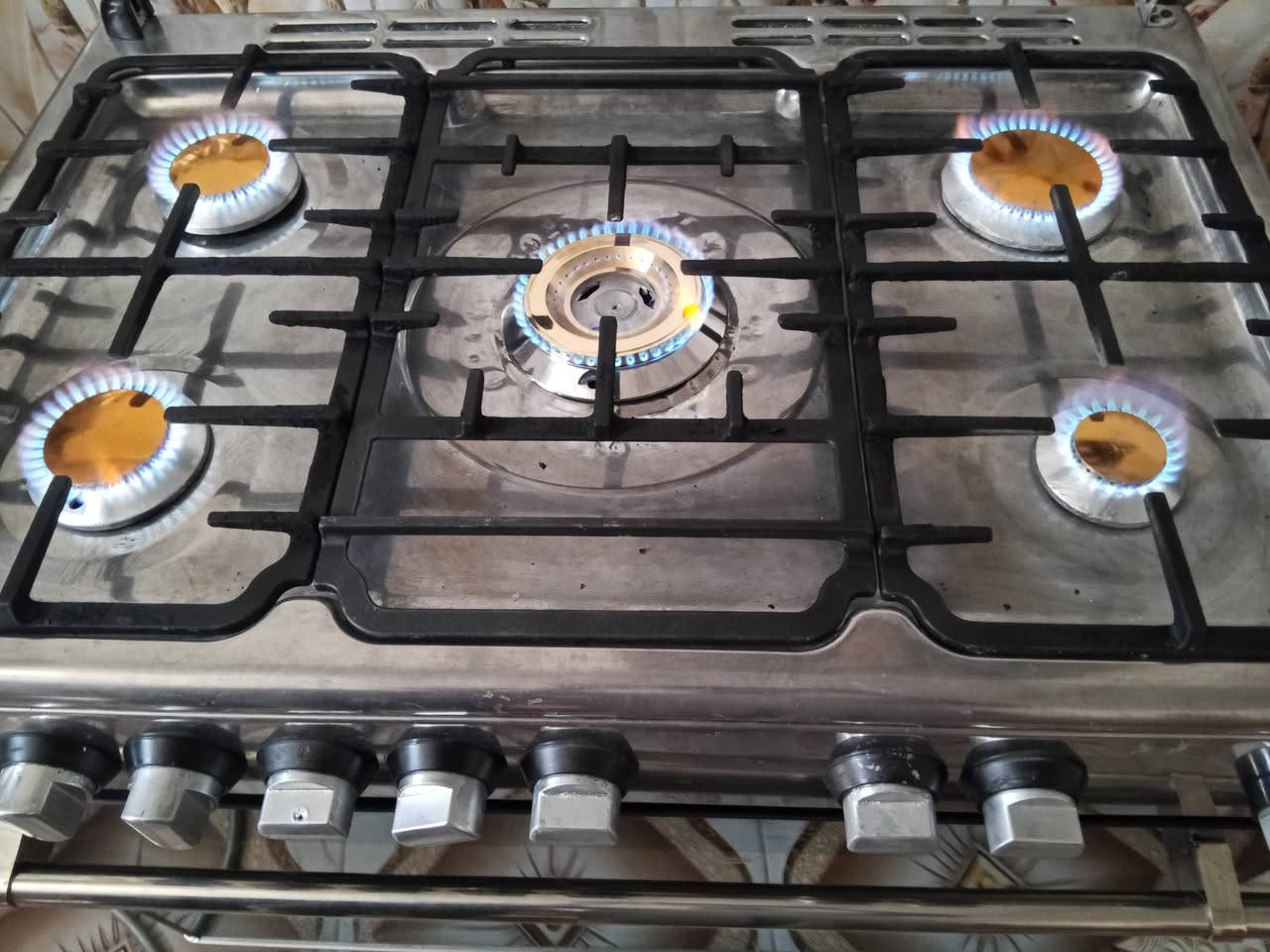 طباخ اللبيع مصري شغال وافرانه شغاله مكلف بنشر الي يريده يجي خاص او ينتصل ***********مكانه ناصريه مركز
