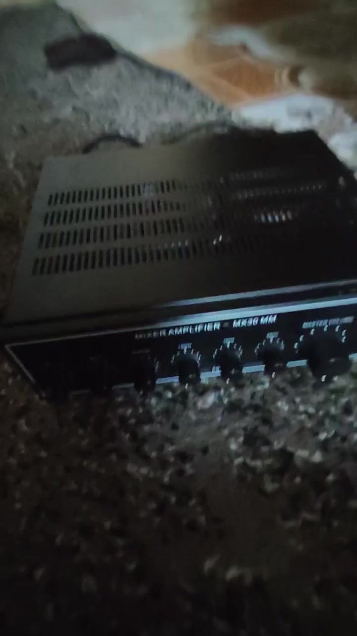 متاح مكسر باله شغال وزنو يطلع فوك 3 كيلوات 
طالب عليه 35 أو بي مجال
***********
