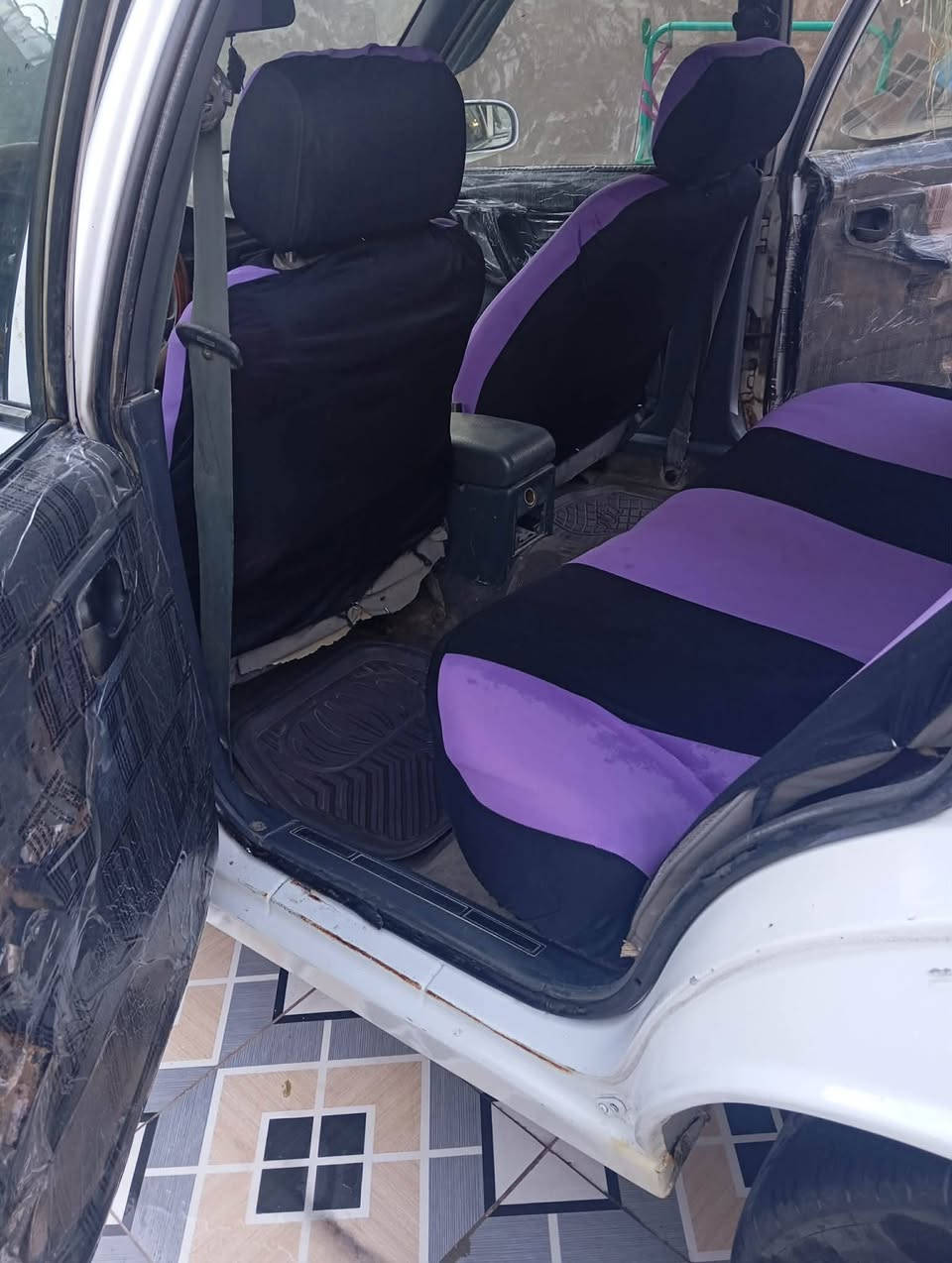 دايو برنس موديل 1995رقم بغداد دولي سنويه وهزه جديده .بأسمي لون ابيض. مكينه 2000مفتوح جديده كير واتو جديد . بيه مكانات صبغ سياره بلاديه شواصي جدد . تبريد عاطل . تايرات نضيفات . مشط ستيرن مال حاويه حداديه نضفيه. كهربائيات شغال كيجاته كله شغاله. خياس مابيه .. سياره مال جناي .. سعره 35وبيه مجال .
مكانه بابل قضاء القاسم 
***********
