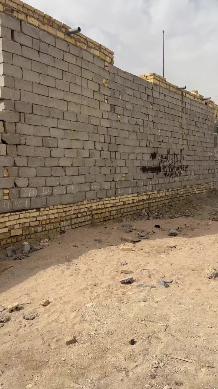 بيت للبيع مكانه سوخ الشيوخ الفضليه 
***********
