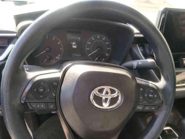 السلام عليكم كورولا موديل 2024
دخول جديد قبل بومين دخلت ترقيم جديد البارحه رقمتها 
بيها قطعتين 
باب السكن بصف السائق تبديل تفصيخ 
وبيها الباب الخلفي بي تصليح وصبغ 
بيها بعض الرصعات خفيفه 
صور الحادث وصور الإمارت بدون رقم صوره الشاصي ويا المنشور 
وهاي كل تفاصيل السياره 
ماشيه 40700كم تقريباً 
داخل مخمل 
تحكمات استيرن 
كامره 
رادارات 
وبعد مواصفات والله ما أعرف بيها 
مكفولة من محرك وكير وصدر وتايرات ودواخل وبجم وصندوك كله جديد وضع شركه 
مكانها بغداد البلديات قرب الشقق الفلسطينية 
***********
السعر 165$ وبها شي بسيط
