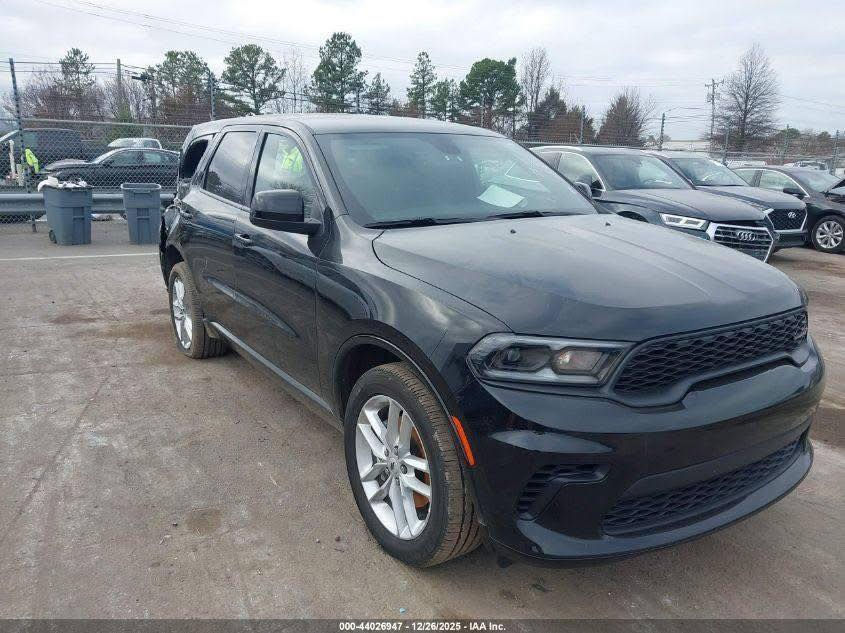 مزاد الإثنين 05-01-2026 
نوع السيارة : DODGE DURANGO GT AWD 2025
📌يمكن ادخالها على كتاب ذوي الشهداء📌
عداد المسافة : 29610  
حجم المحرك: 6 سلندر 3.6
ناقل الحركة : اوتوماتك
الضرر كما موضح بالصور
✅للمزايدة على السيارة الموجودة في المنشور يرجى الحضور الى مكتب الجزيرة في الساعة الخامسة عصرا.
عنوان المكتب : موصل - الفيصلية -قرب مديرية المرور 
أو الاتصال على الارقام التالية👇👇👇
       ***********  ........  ***********  
       ***********  ........  ***********
الفرع  الثاني:
 جنوب الموصل معرض الحاج خالد اللجي: ***********

