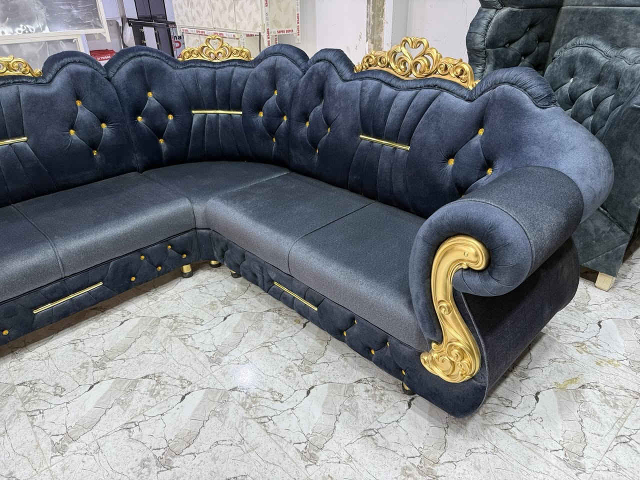 معرض اليقين الاثاث المنزلي
وصول ديوان ابو تاج شغل درجه اولى خشب بلوك سفنج 10سم قماش شامو قياس 7م ضمان حقيقي 10سنه
متوفر جميع الموديلات والقياسات حسب طلب 
للحجز او الاستفسار ***********
العنوان تكريت الزهور خلف افران الكرخ قرب جامع الشهيد صباح
