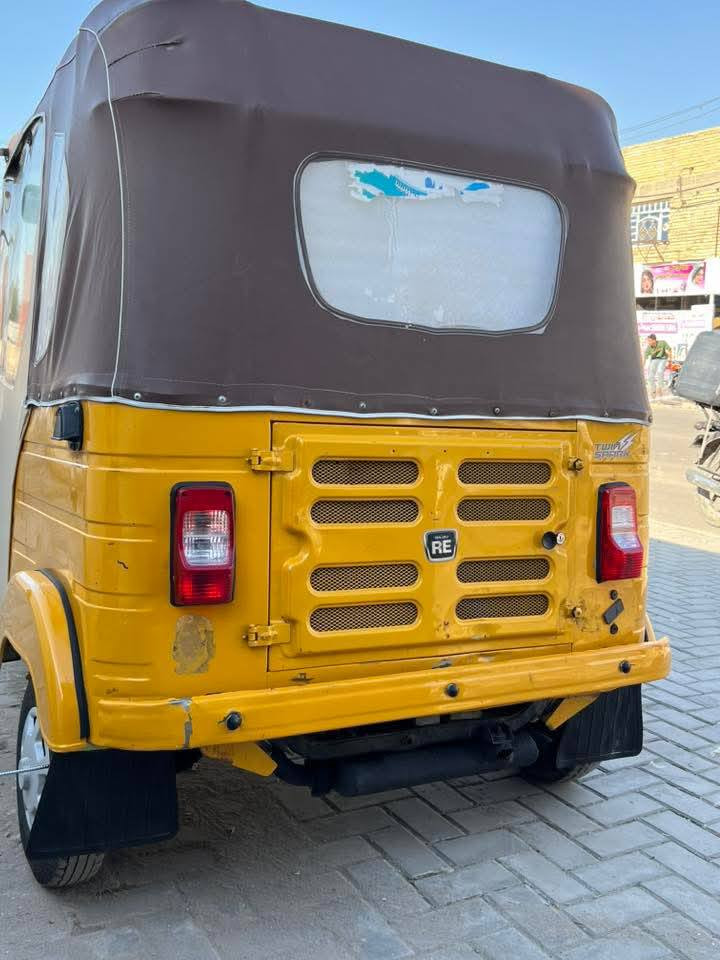 تكتك مديل ١٩ شهر ١٢ رقم بغداد مكفوله بس الدوس معمره محرك نضيف العنوان بغداد ابوغريب ***********
