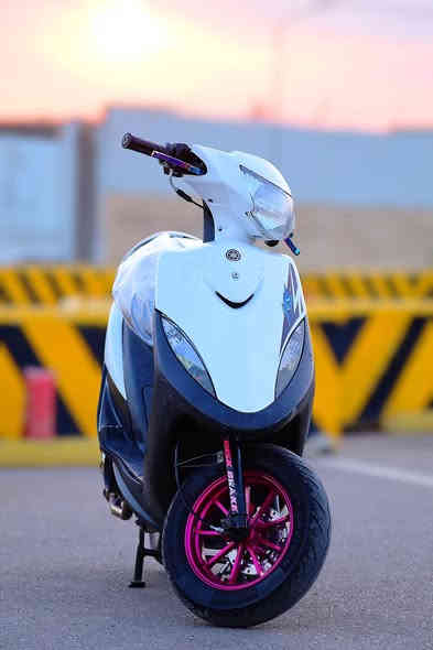 السلام عليكم…

ماكس عدلة بوشة 55 + سلف 55
بيها تزويد خفيف، اكزوز 7 ألوان AHE + اكزوز البلاد (الصچمة) موجود
ويل مشيف كرزي + الويل البلاد موجود
قبق رقم شاصي كرزي 🍒🩷
قبق شوته كرزي 🍒🩷
يدات بريك 7 ألوان
لايت زنون اصلي ناصي وعالي 
شلعة ومعدلة تخبّل، الكهربائيات كلها شغّالة
الدراجة منصوبة ونظافتها قدّام عينكم… ما بيها أي نقص ✔️

السعر: 850 وبيها مجال قليل كلش
📞 ***********
📍 المكان: ميسان – حي الرسالة
