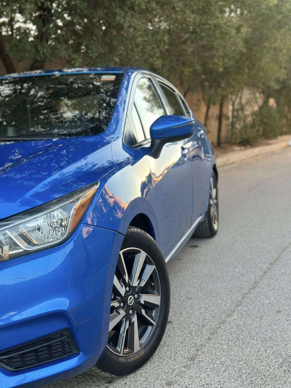 نيسان فيرسا 2021 _فئةSV
بصمة
ماشية ٨٤ ميل 
رادارات 360 درجة توقف تلقائي 
اندرويد اوتو +ابل كار بلي 
تحكم سترين +مثبت سرعة 
ويل كروم 
نقطة عمياء 
اشاير بالمري +حساسات 
حادثها جاملغ سكن مبدل نفس اللون بدون قطره صبغ 
بارد قطعتين صغيرات 
سعر ١١٠ وبيها مجال بسيط حك الجيه 
للتواصل واتس اب فقط 
رقم ***********
