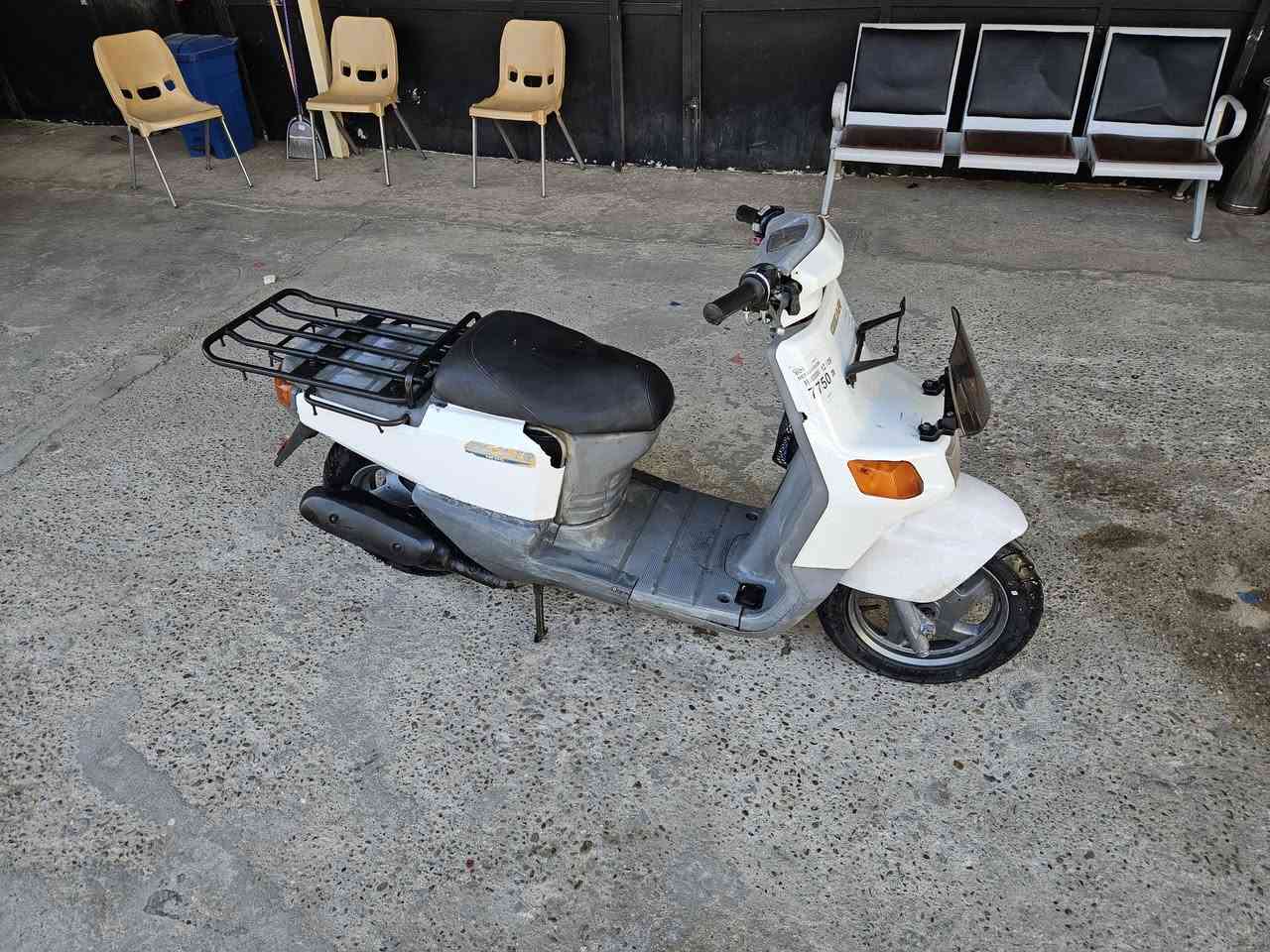 سلام عليكم دراجة بيكم كلشي شغال سلف هندر كفر نضافة 80% سعر 300 المكان بغداد رقم ***********
