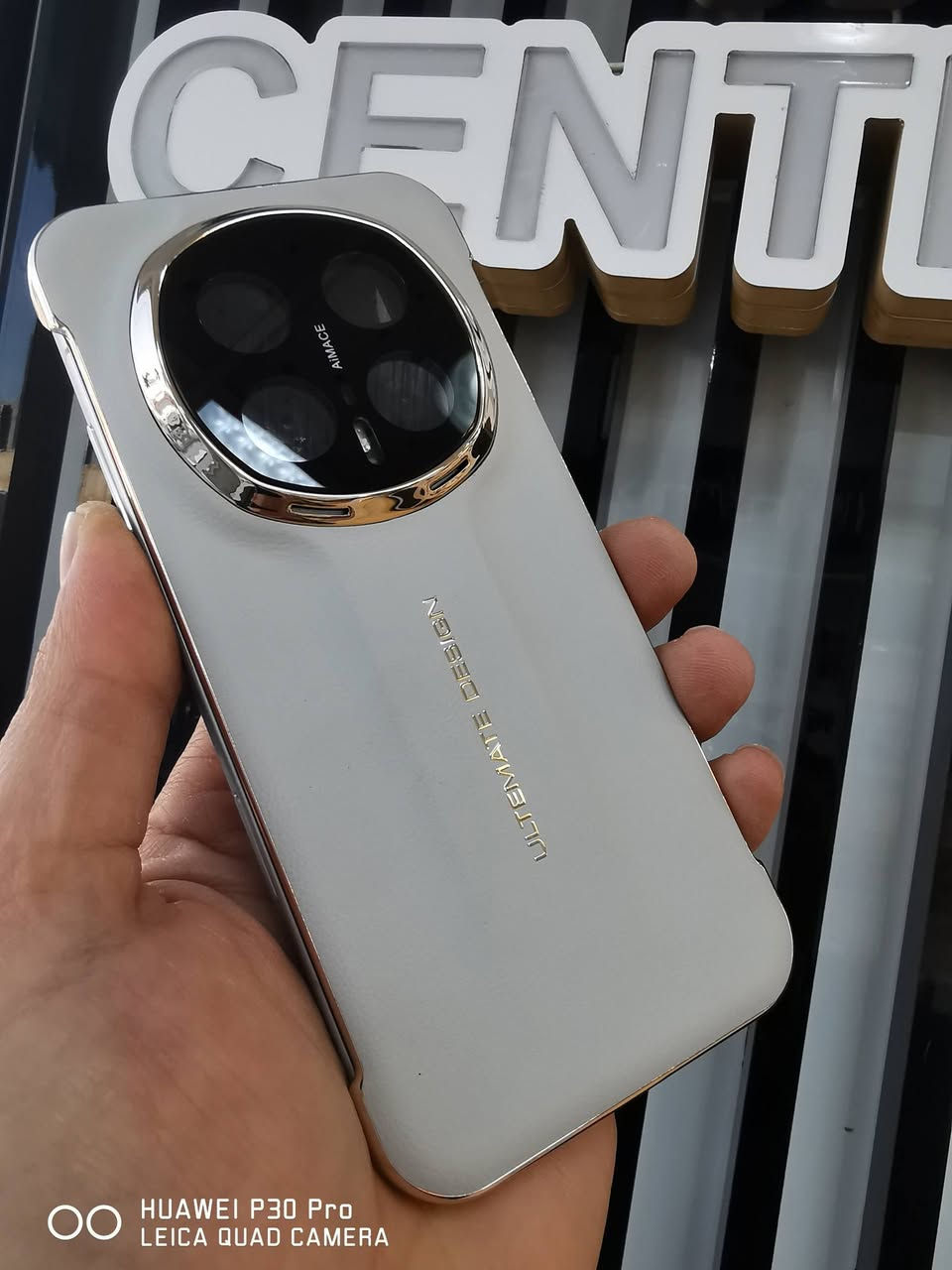 كفر ماركة بورش دزيان تصميم التميت ultimate سلم نحيف
يحتوي على حماية للكامرة امبطن من الداخل بمادة التارتان
توجد خدمة توصيل لكافة المحافظات للإستفسار مراسلة البيج هواوي سنترنجف/Huawei Center NAJAF أو على الرقم وات ساب *********** أو زورونا في موقعنا النجف شارع الغدير فرات من جهة حي الغدير مقابل شركة الريان للصرافة
