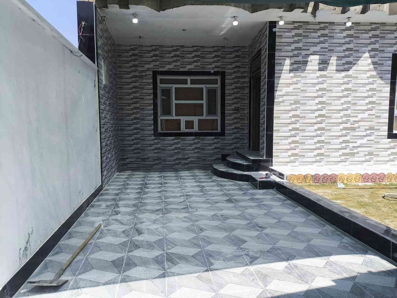 من رخصه الادمن 
خلفه سيراميك متاح للعمل وباسعار مناسبه وشغل درجه اولى والعنده شي يجي وما نقصر وياه الاتصال بالرقم ***********
او مراسله الصفحه
