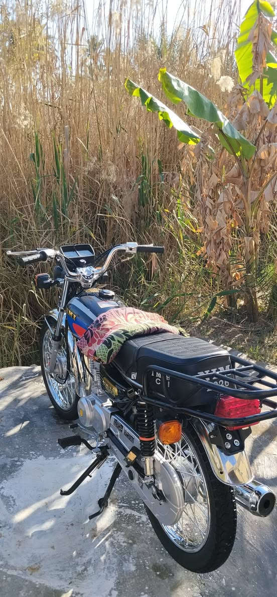 سلامم عليكم دراجه ناامه امتياز نضيفه شوفت عينك شلعه معدل سوبيا طابقين اصليه صلصنه بوق موديل 27 دراجه انضف من صوره للاتصال *********** فيس موجود
