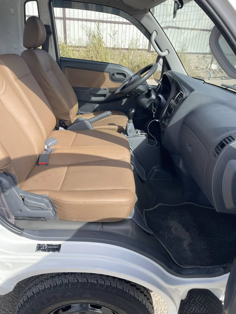 ‏سلام عليكم كيا حمل موديل 23 سيارة جديدة ماشي 40,000 مكينة قير تبريد كله جديد
￼ ￼ رقم السيارة بغداد مكان السيارة بغداد البلديات  ***********
