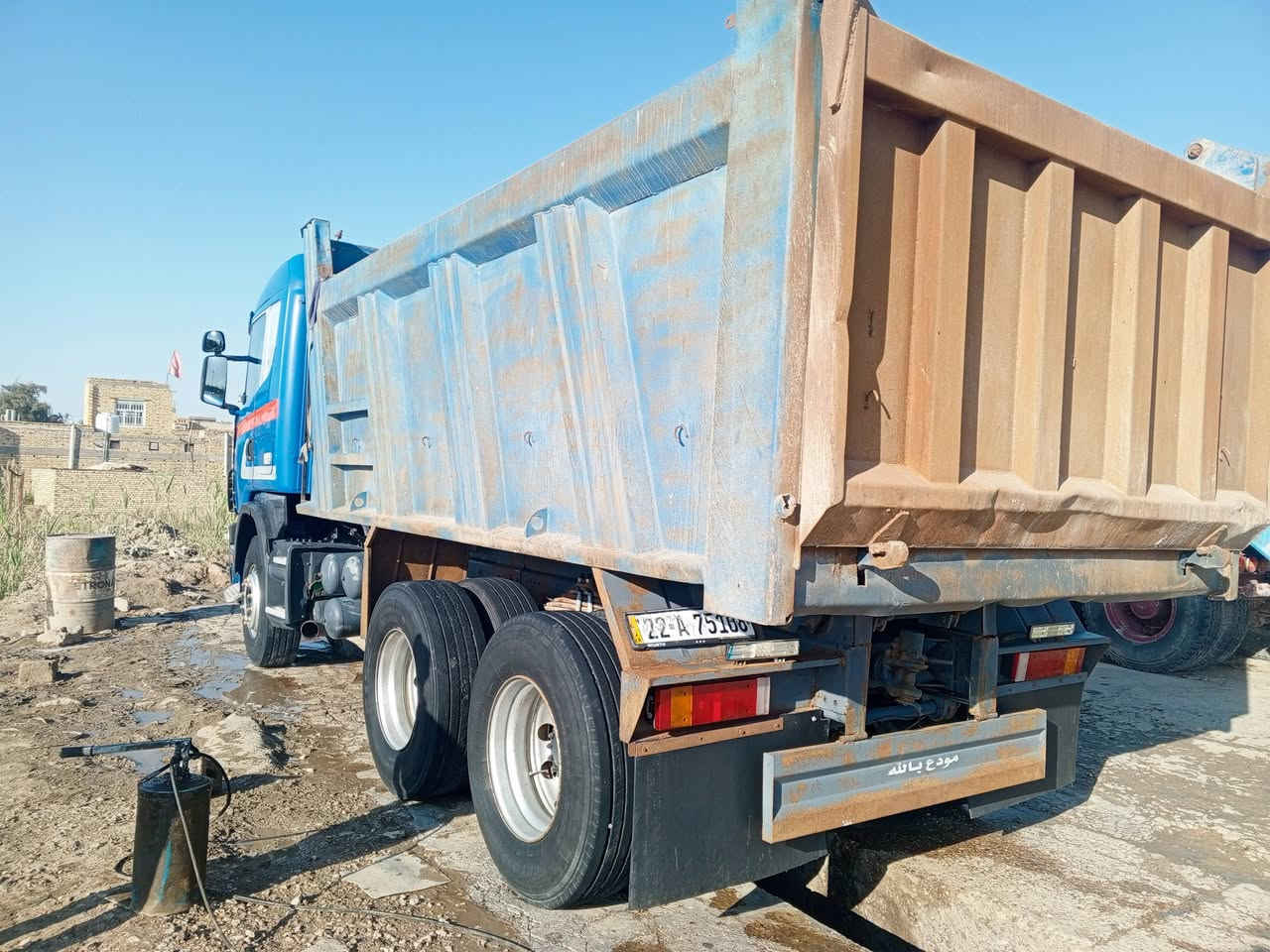 سلام عليكم للبيع سكانيا بومة موديل 2000 رقم اربيل محرك 6 بم ونوزل لا تبخير ولا تنقيص كير 3×3 مجموعة شفت شيطان نص تبريد سبلت تخم تاير كهربائيات شغالة شاصي مكفول مكفولة كفالة عامة مكان الناصرية 📞 ***********
