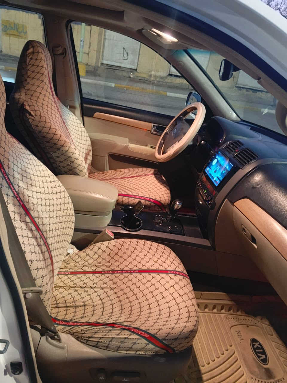 السلام عليكم 
موهافي 2013 فول 1/1 

بصمة 

فتحة 

زراك لايت

7 راكب 

كشنات جلد 

3 قطع تبريد 

صندوك كهربائي 

دفع رباعي 

لايت ناصي زنون بلادي 

بك لايت LED

كشنات امامية تدفئة 

رقم بغداد 

السونار موجود الصبغ الموضح اثر شخوط فقط بدون حادث ومعجون 

السعر 160$
***********
