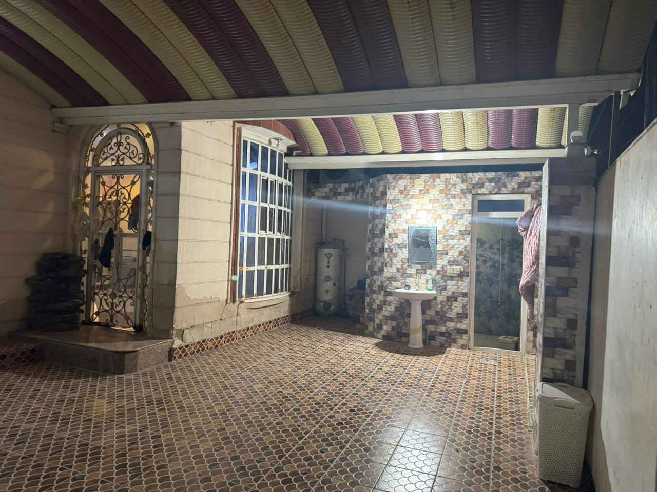 شارع المحطه 

طابق واحد 

موقع مميز 

يحتوي 

استقبال 

وصاله 

وغرفتين نوم 

وصحيات داخليه وخارجيه 

الاستفسار ***********

***********

***********

او مراجعة مكتب كربلاء للعقار والمقاولات العامه الجزائر شارع المطاعم قرب صيدليه عالم الدواء اذا ارت بيع عقار او بناء اوترميم اوتنفيذ ما عليك فقط مراسلتنا 

المطور العقاري
