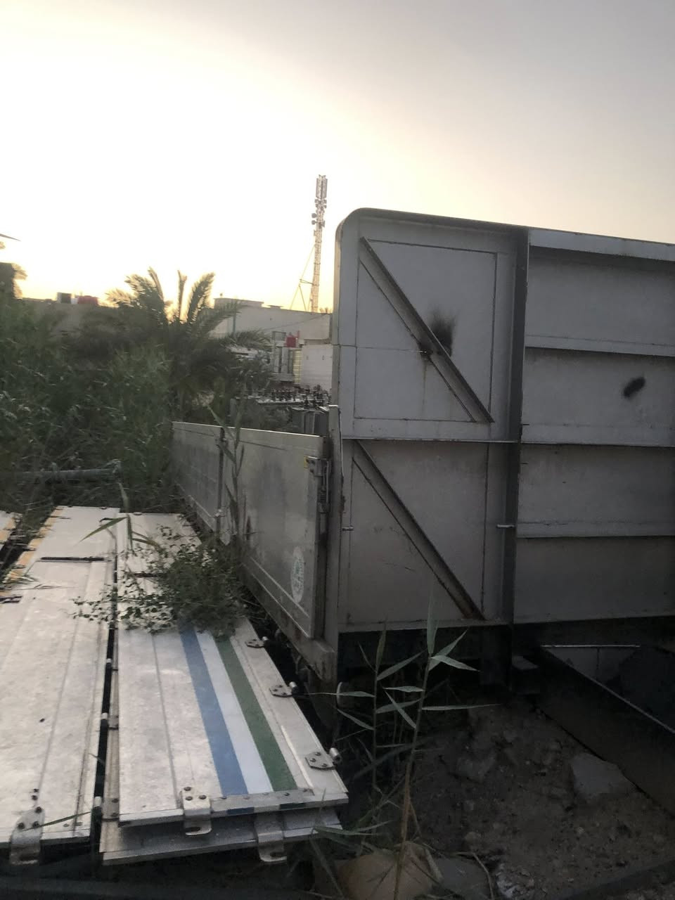السلام عليكم بديات هينو للبيع  
عنواني بصره ابو الخصيب 
للاستفسار ***********
***********
