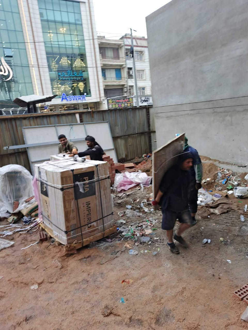 تصعيد مواد على الظهر كافه مواد البناء ***********
