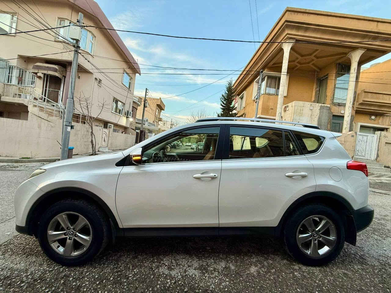 Toyota rav 4 2015
مەکینە ٢.٥ دەبڵ ئەکسل خلیجی   
نرخی ١٨٠ گەڵا و مەجال
*********** السليمانية, العراق
