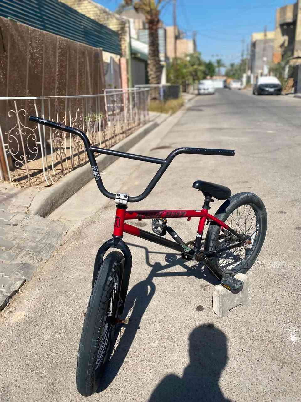 بايسكل BMX للبيع

البايسكل اصلي 
كلشي مابي 
الباسكل حاوي 
الباسكل اخبل مال حركات 
رايدة ١٠٠ وبي مجال 
الي يريدة يراسلني علئ هذا الرقم
***********

