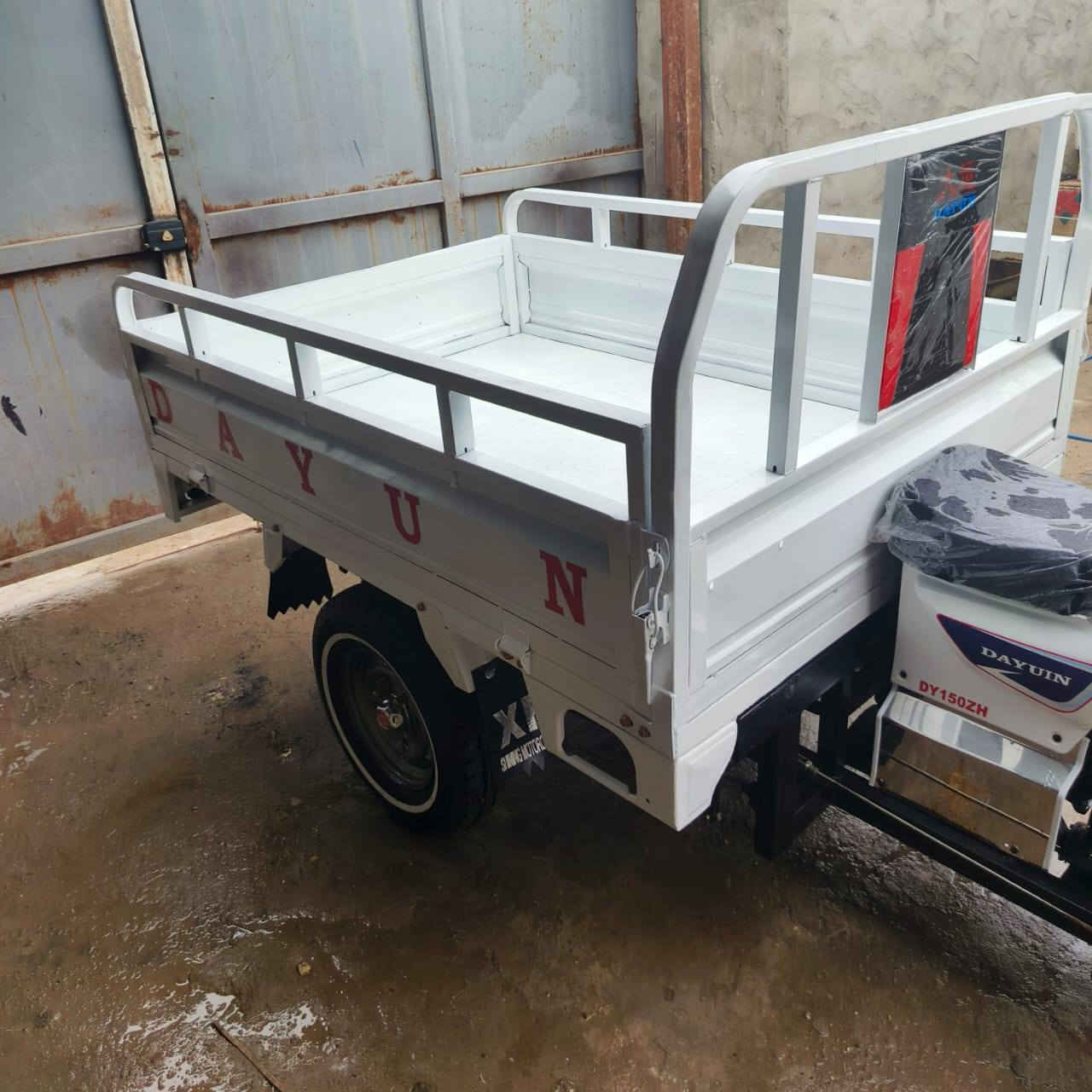 ستوتة للبيع موديل 2014 
تعمير جديد بالكامل (كلشي جديد ومفحوص)
أوراق أصولية كاملة
نص كيلو (ما ماشية)
السعر: يُحدد عند الاستفسار
للتواصل: ***********
