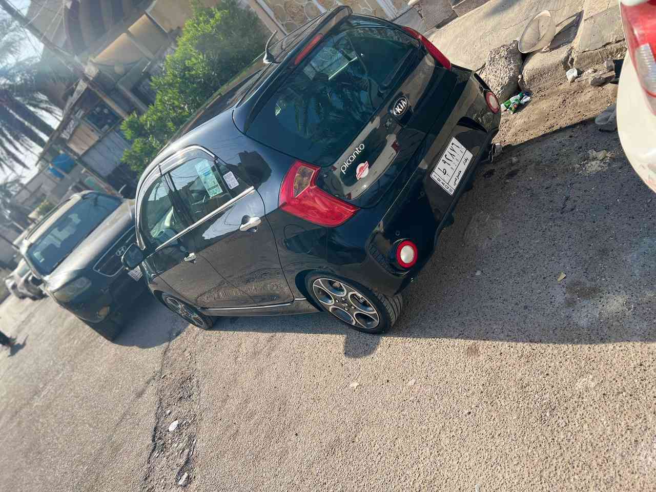 كيا بيكانتو 2017 خليجي فتحه بصمه بصمه ابواوببيها دعاميه صبغ وشويه بارد بجاملغ امامي وخلفي سعرها 11الف قفل***********
