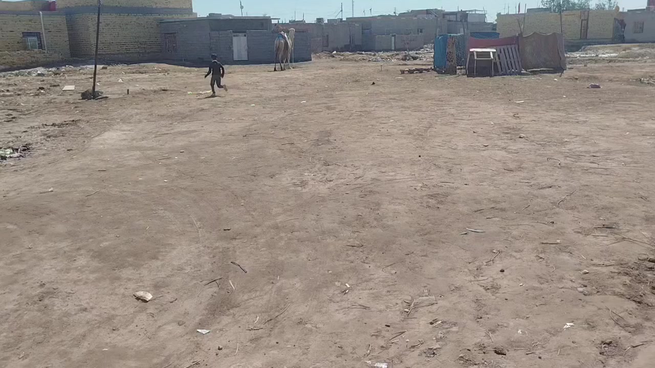 سلام عليكم  قطعه زراعي مساحته 239الوجه 14ونزل17 قطعه مدفونه وحلوه نهايت شرع 30بحي المير صوب بني رجاب ماي كهرباء مجاري متوفر تبعد عن تبليط 100متر  ***********
