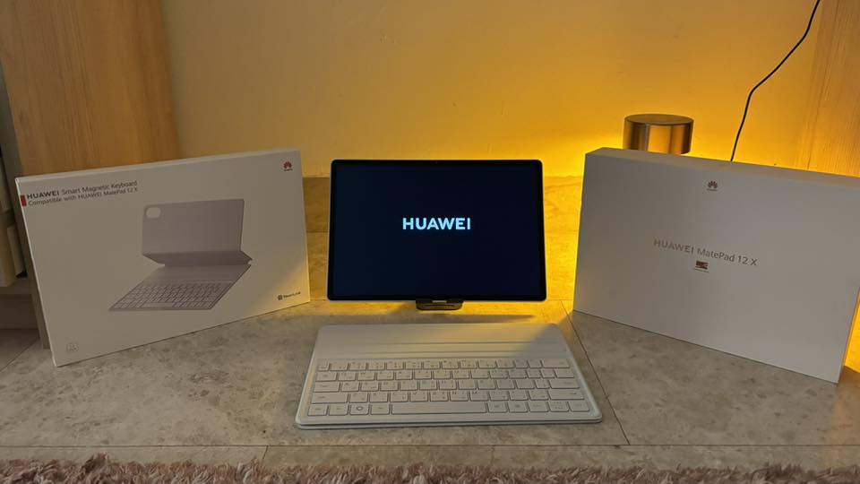 هواوي ميت باد 12 اكس

هواوي ميت باد 12 اكس

Huawei MatePad 12 X

المواصفات :

شاشة 12 انش

نظافة 100‎%‎ 

البطارية 100‎%‎ ( موضحة بالفيديو )

ذاكره 256 كيكا 

الملحقات :

كارتونه

شاحن ( راس الشاحن و كيبل ) الاصليات

ماجيك كيبورد الاصلي مع كارتونته

وصلة لتنظيف التابلت الاصلية

التابلت كلش جديد ومكفول من ڪُلشي 

اخذته كم يوم لان نصحوني بيه وقررت ابيعه لان ما اعرفلة

مصورة ڪُل تفاصيلة و قبل لا تاخذ التابلت تفحصه وتشوف

نظافته يلا تاخذه ، سعره 680.000 و بيه مجال بسيط ✅

لتفاصيل اكثر راسلني على الخاص


**إذا كنت صاحب هذا الإعلان وتريد حذفه لأي سبب، رجاءا أرسل رسالة إلى الدعم الفني**