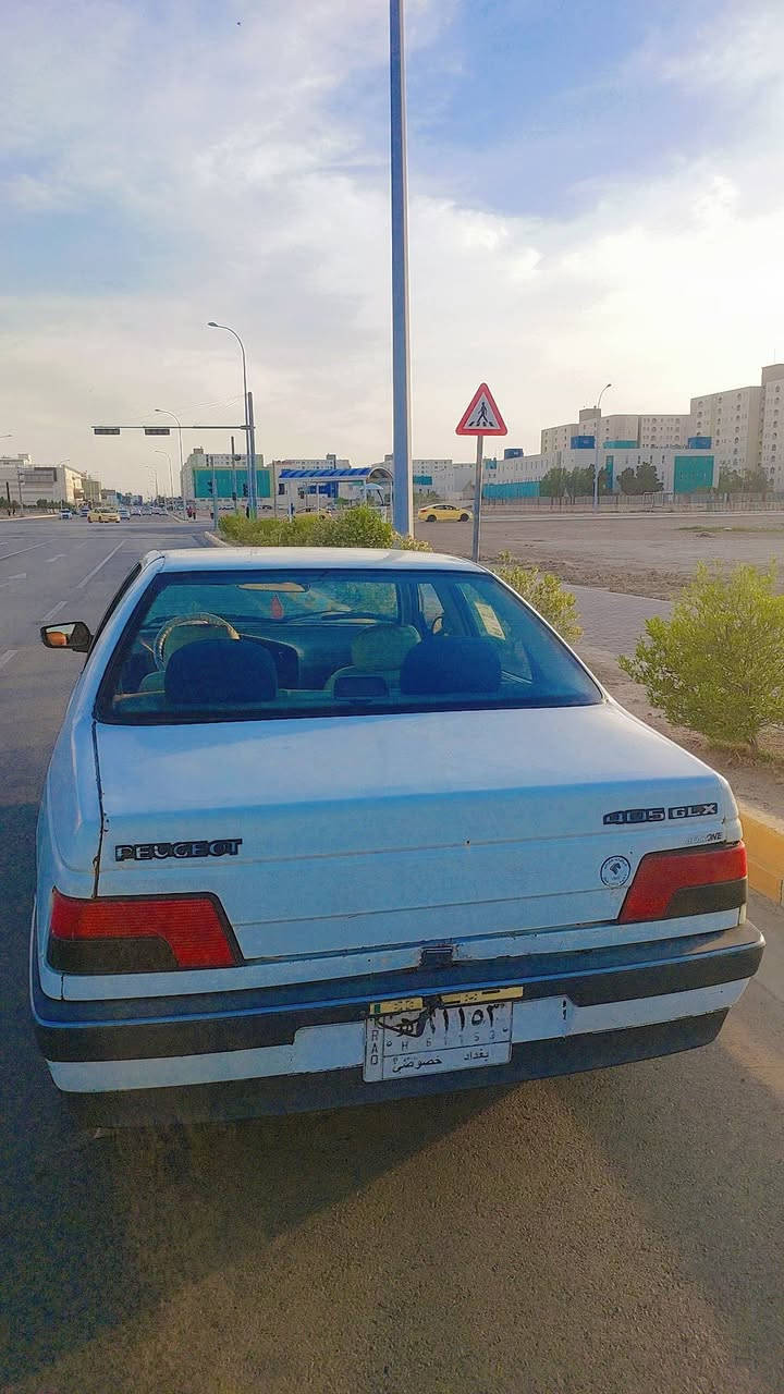 السلام عليكم بيجو جيلاكس 2009 جاهزه من كل النواحي  تبريد ثلج مكاني المشتل بيع مستعجل ٣٣ بيها مجال ***********
