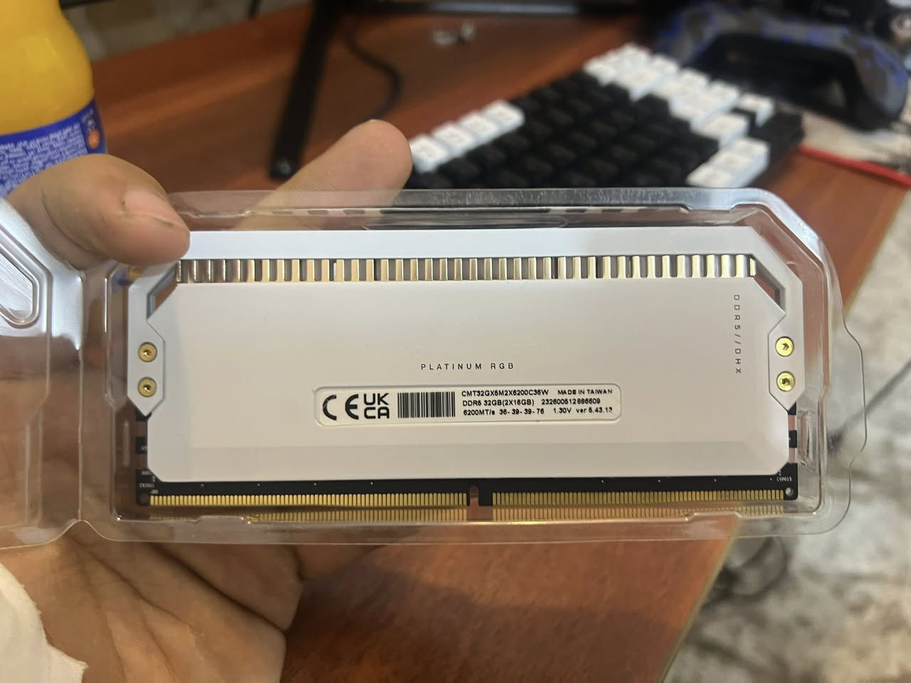 السلام عليكم اخوان لو تبيعولي اخو العدكم لو تأخذون هذا
DOMINATOR® PLATINUM RGB 16GB (1x16G😎 DDR5 DRAM 6200MT/s CL36 Memory Kit — White


**إذا كنت صاحب هذا الإعلان وتريد حذفه لأي سبب، رجاءا أرسل رسالة إلى الدعم الفني**