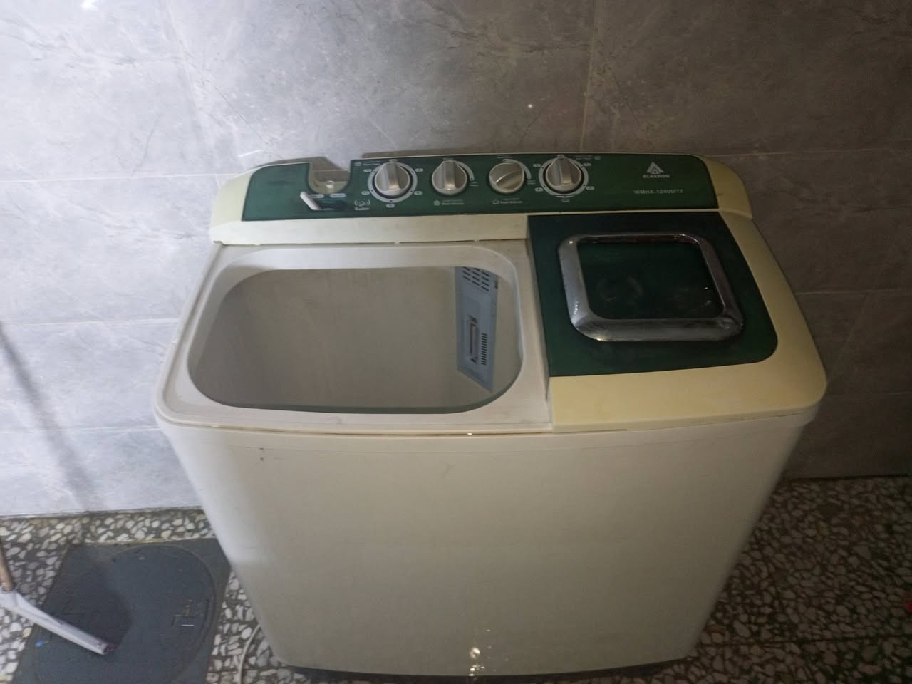 غسالة نضيفة وشغالة كلشي مابيهة وماداخلة تصليح سعر 40وبيهة مجال رقم الاتصال ***********
