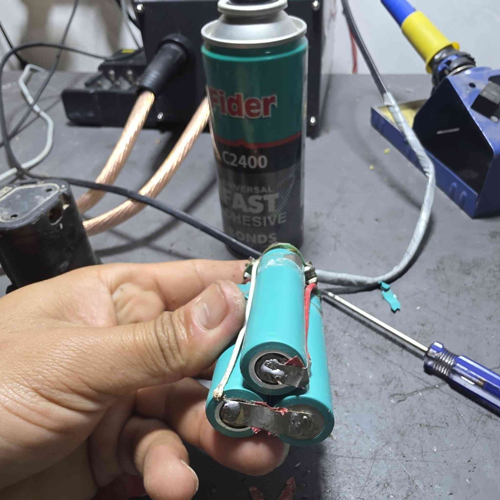 السلام عليكم من رخصه الادمن  اليون اجانه. هذا الادريل ١٢ فولت ١٥٠٠ملي امبير بي قاعده مال فحمات خالعه موضح بالصوره وتبديل خلايه  البطاريه 
ممكاني بغداد فلكه سلمان باك للاستفستر مراسله الصفحه  او مراسله الرقم واتس اب 
***********
