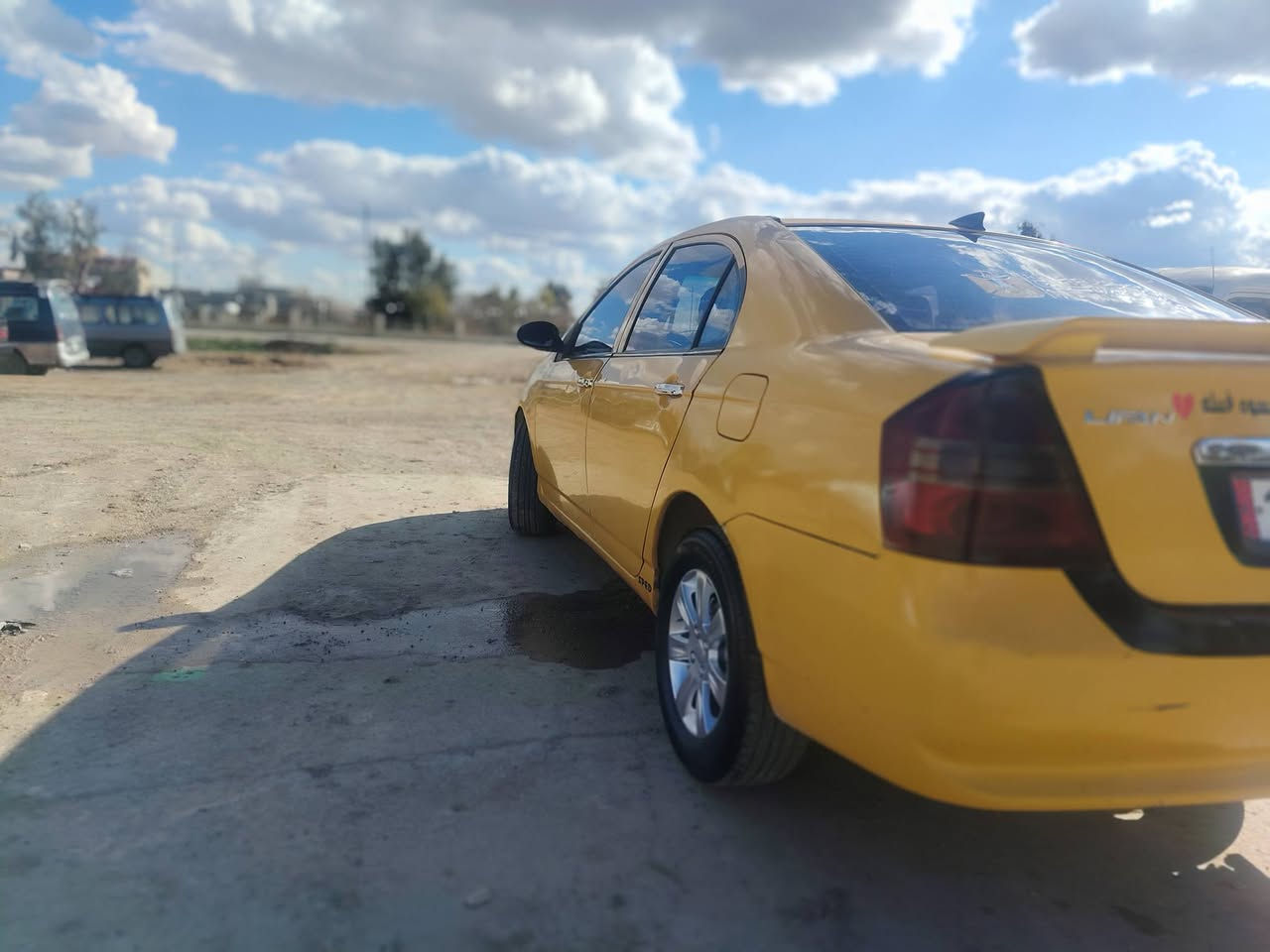 ليفان موديل 2011
رقم بغداد 11 وكاله تحويل من شرعي كربون بيها 
هيا غرامات صفر كشنات جلد فول بس كير عادي ماكينه شرط لا صرف ولا نفخ    
تتخم تاير امامي خلفي جديد كهربائيات كلها شغاله 
سياره جاهزه مال شغل اي ضرر ما ابيها سعر 45 وبيها مجال
***********/  ***********
مكاني تلعفر
