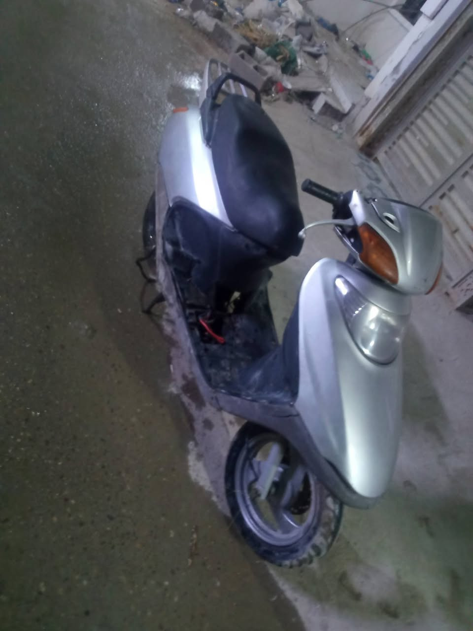 السلام عليكم دراجه سبيسي للبيع الدراجه طافيه ابيع كوم حديد ماعرف شبيه سعره 100 مكان بغداد دوانم الشرطه الخامسه ***********
