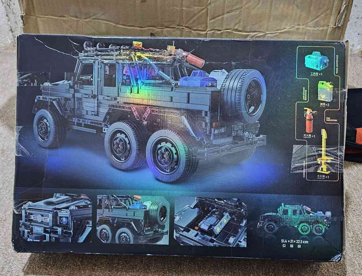 للبيع سيارة G-Class 6x6 ضخمة (مكعبات بناء) - إصدار خاص 1:8
الوصف:
لعشاق التحدي والتركيب والمقتنيات المميزة، للبيع مجموعة مكعبات بناء (Building Blocks) لسيارة Mercedes-Benz G63 6x6 بمواصفات عالية وتفاصيل مذهلة.
​المواصفات:
​المقياس: حجم كبير جداً بمقياس 1:8 (الطول أكثر من 50 سم).
​عدد القطع: تحتوي على أكثر من 3000 قطعة (أكياس مغلفة ومرقمة لسهولة البناء).
​التفاصيل: محاكاة دقيقة للمحرك، نظام التعليق (الأسبرنغات)، والأبواب التي تفتح وتغلق.
​الإضافات: تأتي مع إكسسوارات إضافية (مطفأة حريق، جك رفع، خزان وقود، وصندوق عدة).
​الحالة: جديدة تماماً (أكياس المصنع لم تُفتح)، مع الكتالوج الأصلي والكرتون.
​ميزة إضافية: الموديل يدعم التطوير والتحويل إلى تحكم عن بعد (RC) لمن يرغب بإضافة محركات.
​السعر: 80الف


**إذا كنت صاحب هذا الإعلان وتريد حذفه لأي سبب، رجاءا أرسل رسالة إلى الدعم الفني**