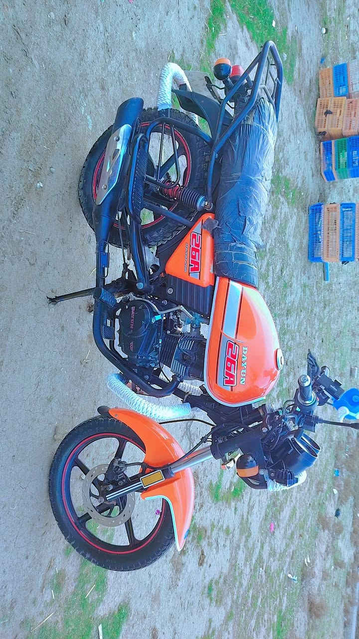 يا الله سلام عليكم دراجه للبيع دايون نفخ موديل 2021 أوراق اصولي مكفوله كفاله عامه شرط انضف من الصوره كهرباءيات سلف كله شغال دراجه ما ذب عليه ربع مكينه 200 كتابه حمره سويج سجينه السعر 1200 وبيها مجال شراي اتصل وبيك خير وتدلل ***********
