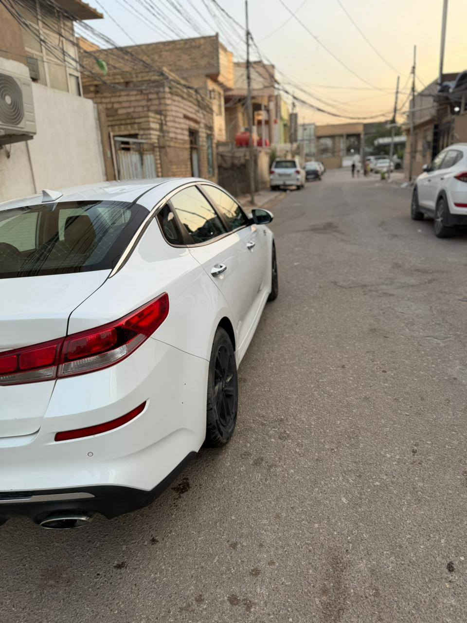 سيارة كيا أوبتما (Kia Optima) موديل 2019، السيارة وارد أمريكي وبحالة ممتازة
المواصفات:
• المحرك: 2400 GDI، 
•الفئة :FE.ويل 16 بلادي، ولايتات LED نهارية.
• الداخلية: مقاعد جلد وقماش (نظيفة جداً)، شاشة كبيرة تدعم Apple CarPlay و Android Auto، تحكم ستيرن كامل.
• الأنظمة الذكية: رادار جانبي (نقطة عمياء)، رادار خروج عن المسار، رادار تصادم أمامي، وحساسات خلفية .
• السيارة ماشية [ 78 الف] ميل.
الحادث : جاملغ جهه السايق وشوية من البنيد،، الايرباكات كلها سليمة
رقم نجف دولي 
للتواصل: ***********
