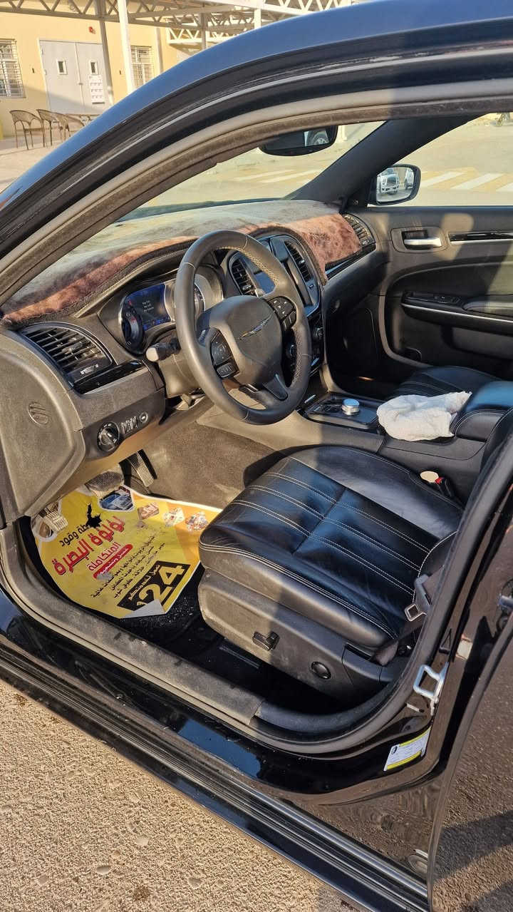 كرايسلر اوباما موديل 2023
فول مواصفات 
حره بدون رقم  تسجل اي محافظه
حادث جاملغ وبنيد ايرباك طاك 
السعر 250 ورقه
العنوان بصرة
هاتف ***********
