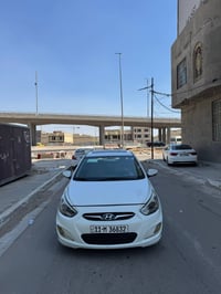 اكسنت 2015 خليجي بيه صبغ جاملغ وبنيد بدون دواخل مكينه 1600 ممفتوحه سيا...
