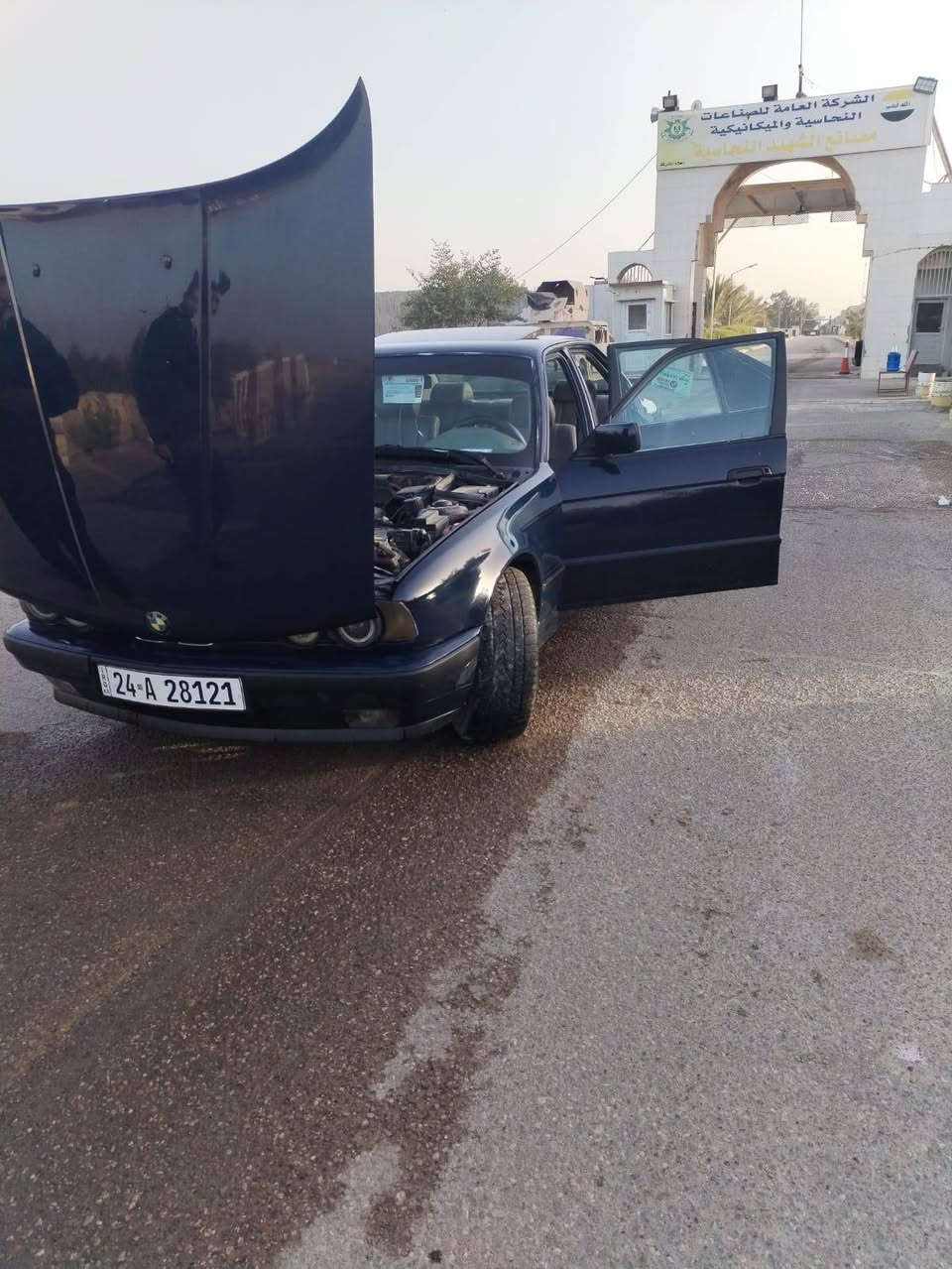 سلام عليكم بيأم للبيع موديل 1992  مسكر عدل 525صبغ عام دون حادث محرك وكير بشرط سياره كلش جديده تبريد قطعتين سنويه لغايه 2029 شرط التحويل السعر 65 بيه مجال ***********
