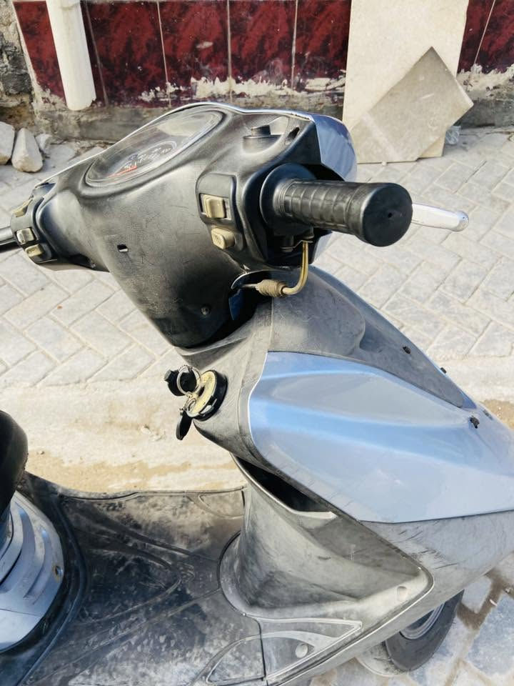 بريز لايت فوك كهربائيات كلها شغاله 
ختم واحد 
سلف هندر 
لاستيك ولف بيها فقط 
ابيعلك مكينة مفتوحة ونته تجي وتشوف نظافتها 
مكان بغداد مدينة 
***********
