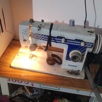 مكينة خياطة • شغالة • حي اور