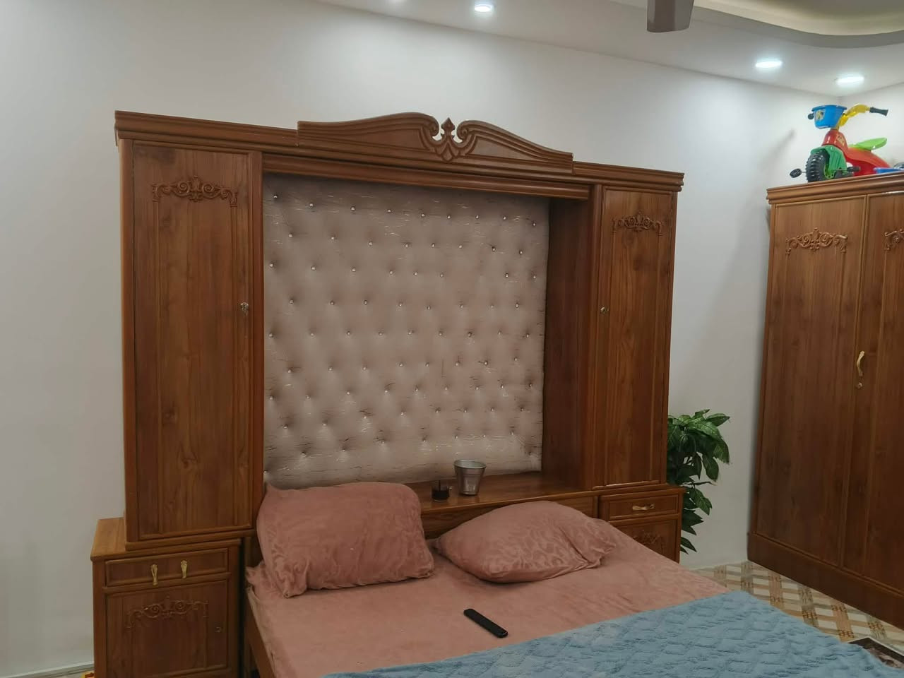 غرفة ام المسرح اخت الجديده بالحقيقه بعد احلى من الصور شخط ما بيها السعر 900  قفل  مكانها نجف


**إذا كنت صاحب هذا الإعلان وتريد حذفه لأي سبب، رجاءا أرسل رسالة إلى الدعم الفني**